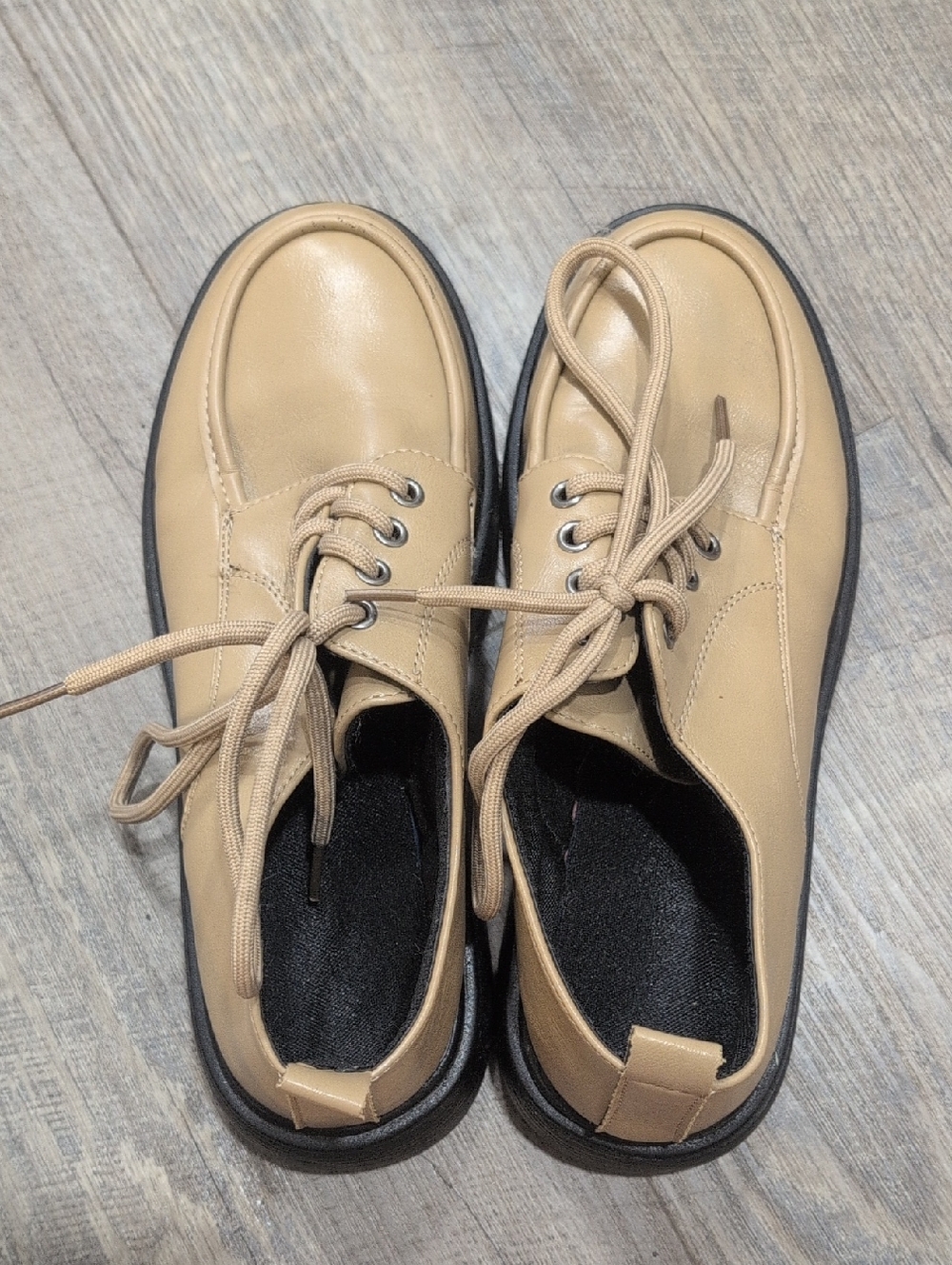 Men's Tan Lace-Up Casual Shoes